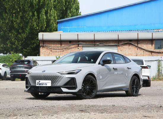 Concurrerend Export Import Changan UNI-V Luxe High Speed Gasoline Sedan Nieuwe auto