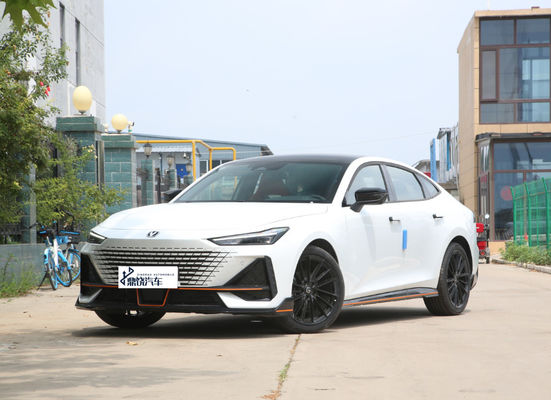 Korting Auto Turbo 2WD Chang An EV Changan UNI-V 7 versnellingen 1.5L 2.0L Benzine Sedan Nieuwe auto